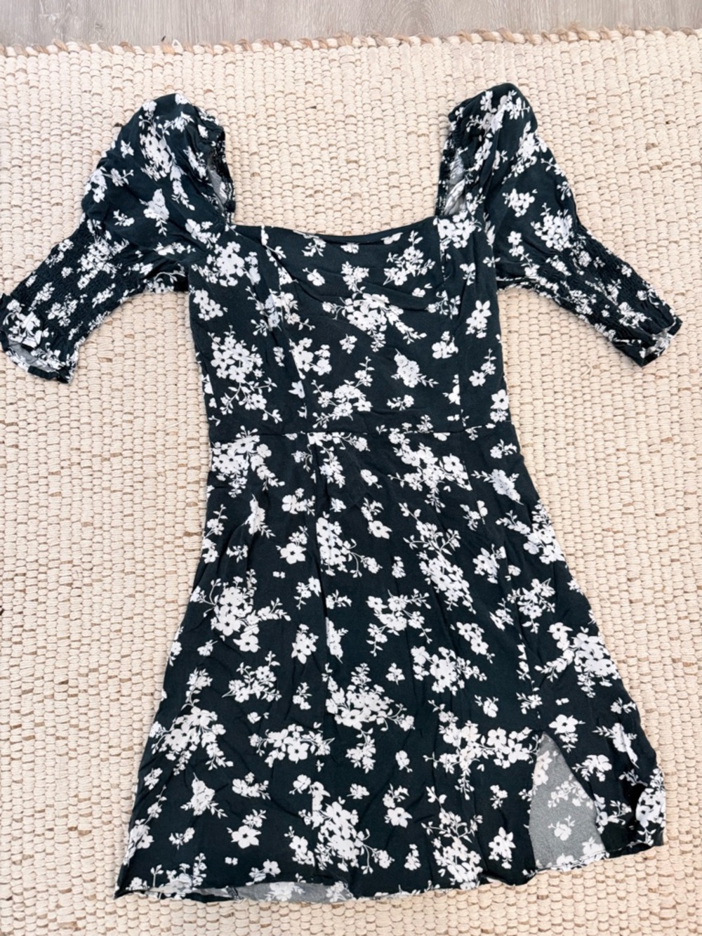 Dark Green and White Floral Puff Sleeve Mini Dress